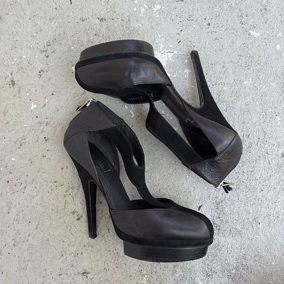 Yves Saint Laurent Women's Black Leather T Strap Heels - Picture 2 of 8